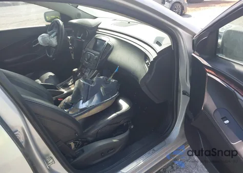 2013 Buick Lacrosse Leather Group z USA, uszkodzony, nr VIN 1G4GC5E37DF232812